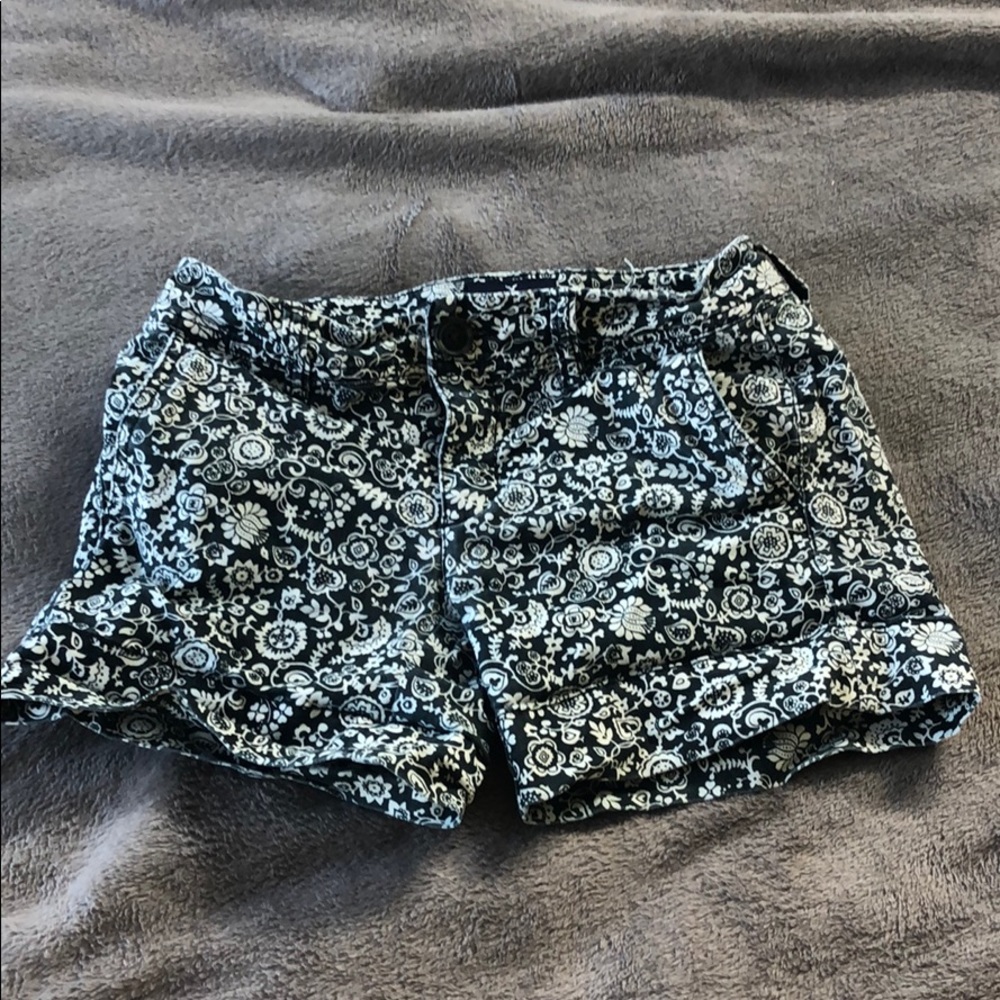 Floral and stretchy AE shorts